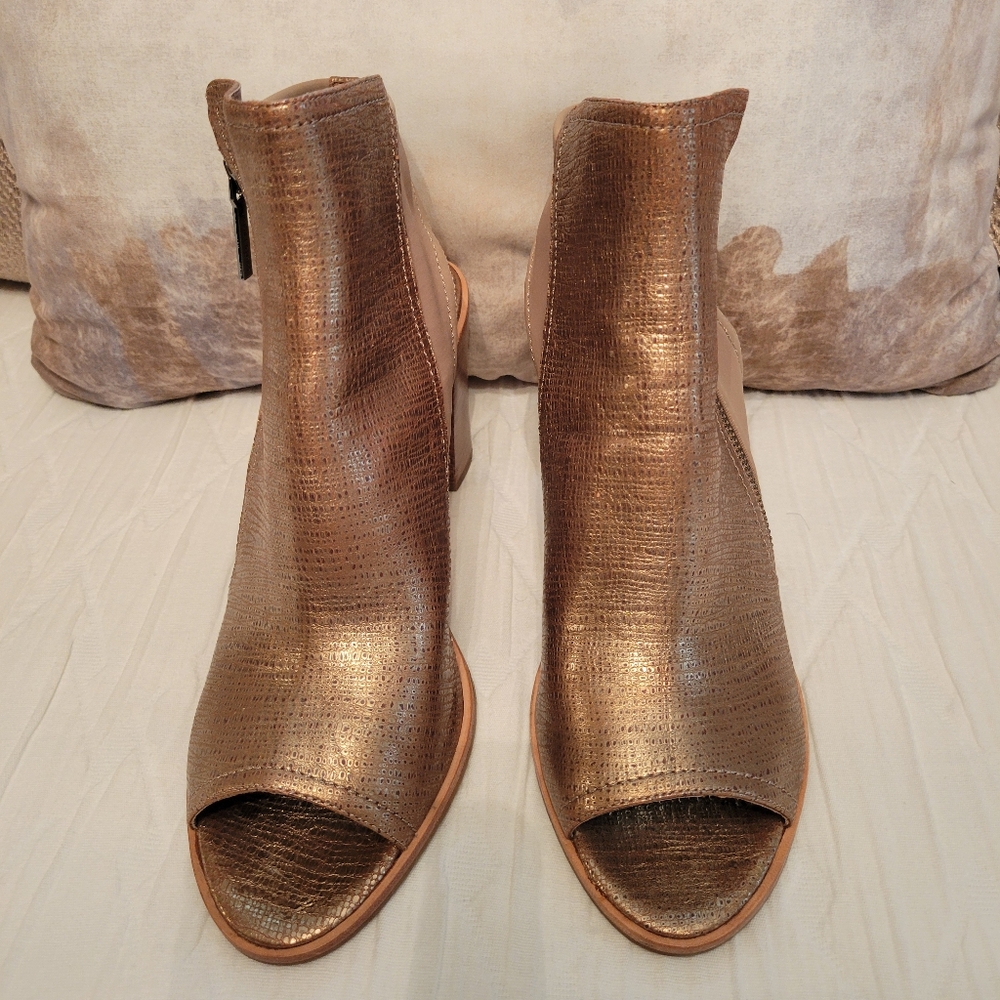 Donald J Pliner Kaden bootie - Picture 3 of 11